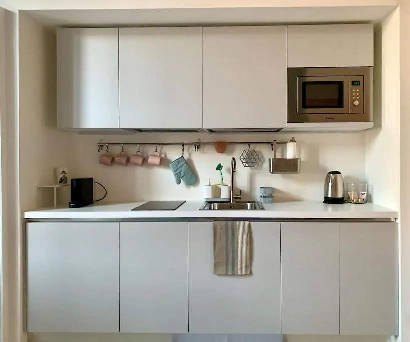 Stylish Flat In Porta Romana-Fondazione Prada Milán 0*,  Italia